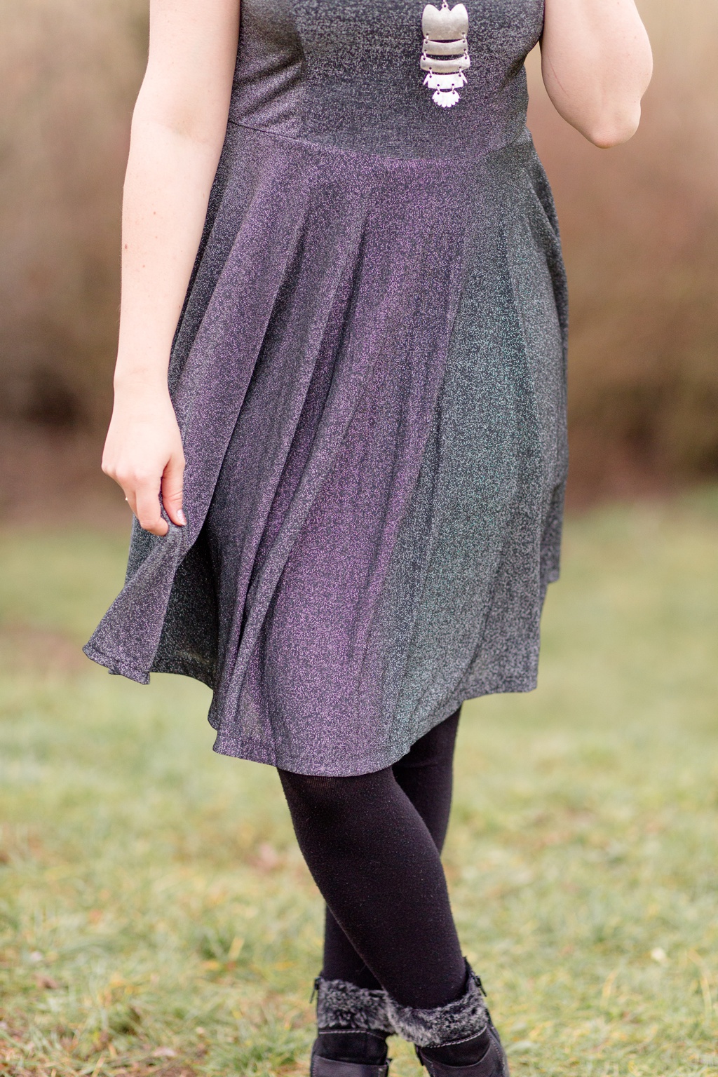 Die Silvester Outfit Kombination: Schwarz + Kleid + Glitzer!