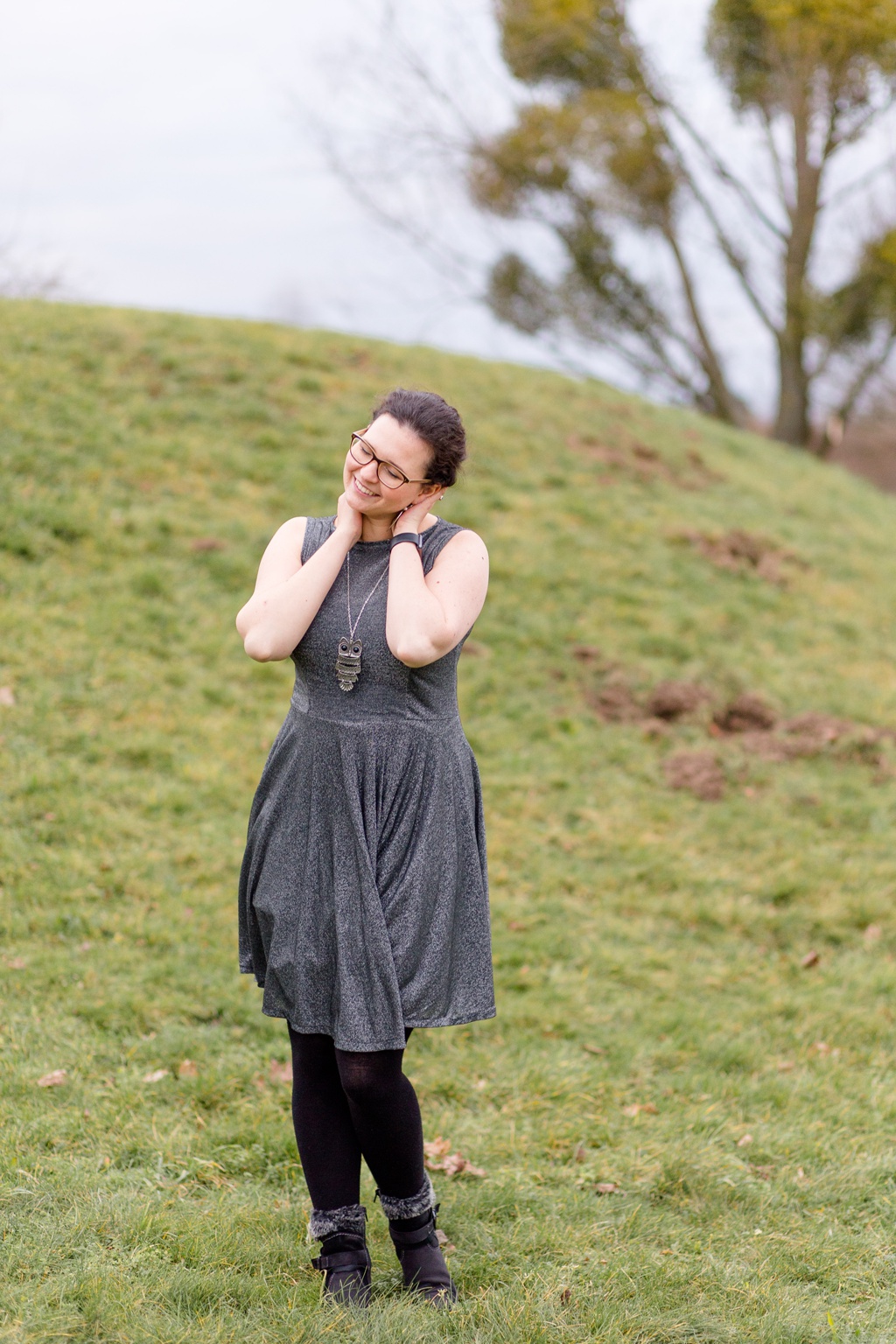 Die Silvester Outfit Kombination: Schwarz + Kleid + Glitzer!